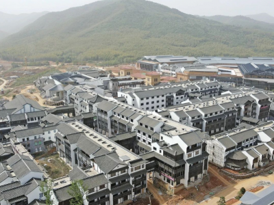 宜興窯湖小鎮(zhèn)二標段配電房國慶前順利完成送電！